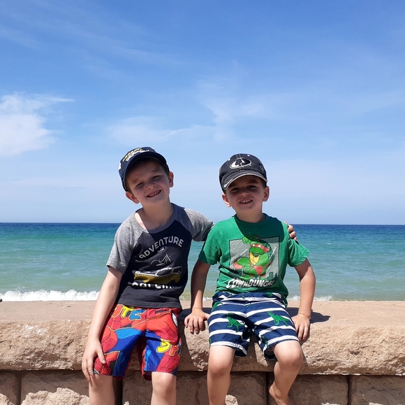 Meet your Posher, Jessica - Picture 3 of 3